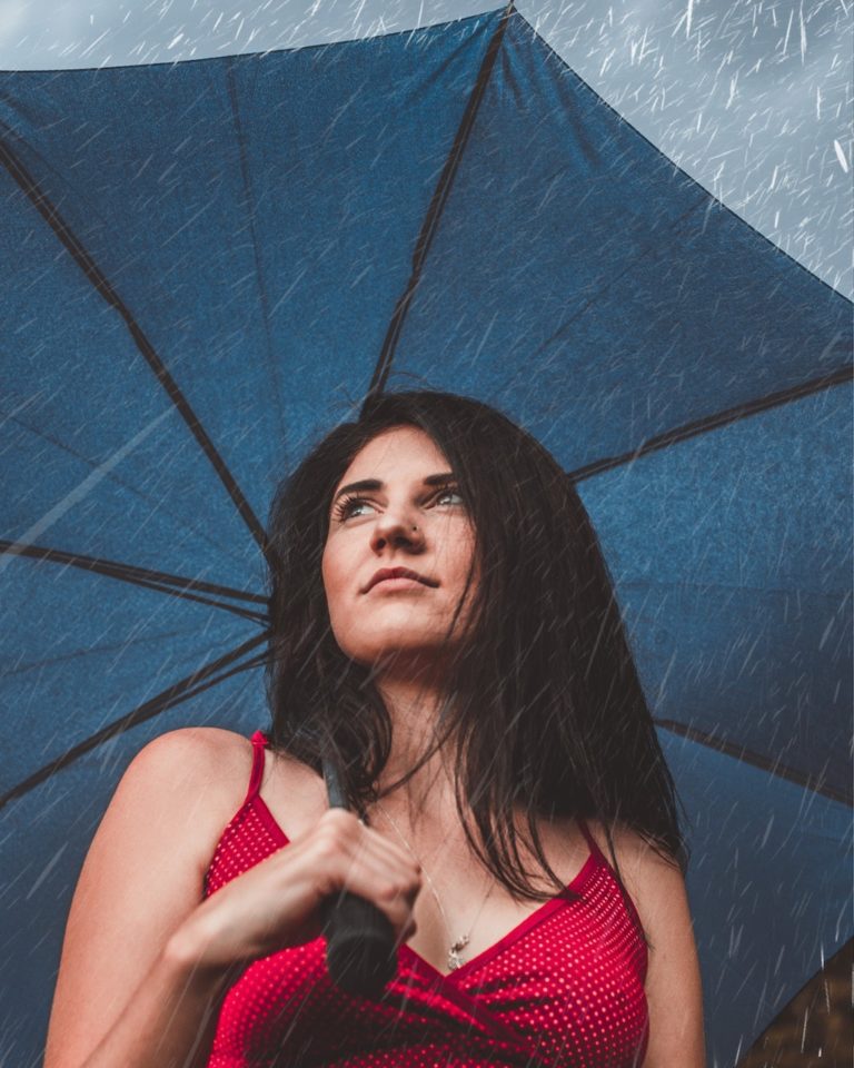 Essential Hair Care Tips This Monsoon